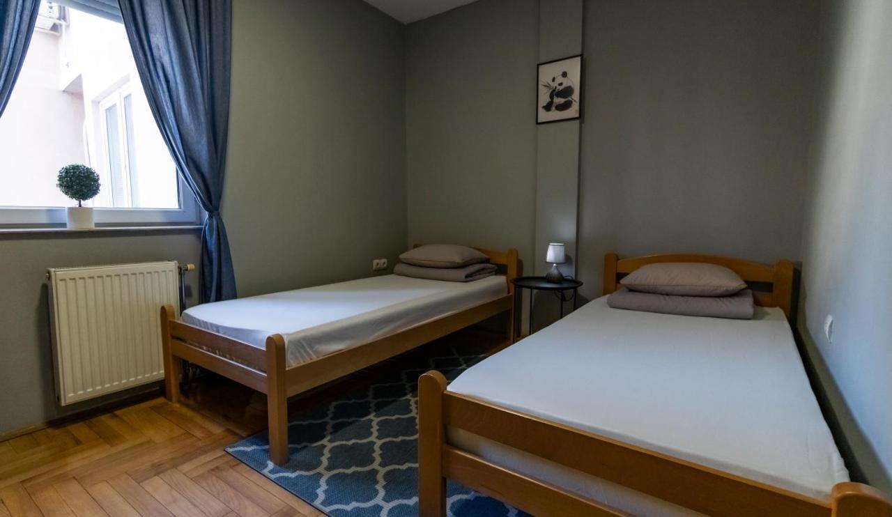Central Fenix Apartment - Free Private Parking-Fast Wi-Fi نوفي ساد المظهر الخارجي الصورة