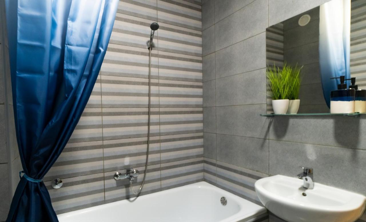 Central Fenix Apartment - Free Private Parking-Fast Wi-Fi نوفي ساد المظهر الخارجي الصورة